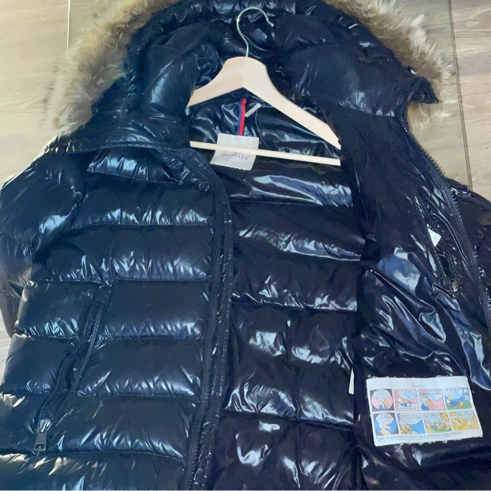 Moncler puffer coat with fur - Picture 2 of 6